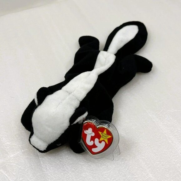 Ty Beanie Baby Stinky The Skunk Plush Toy Stuffed Animal 1995 Vintage Brand New - Picture 2 of 3